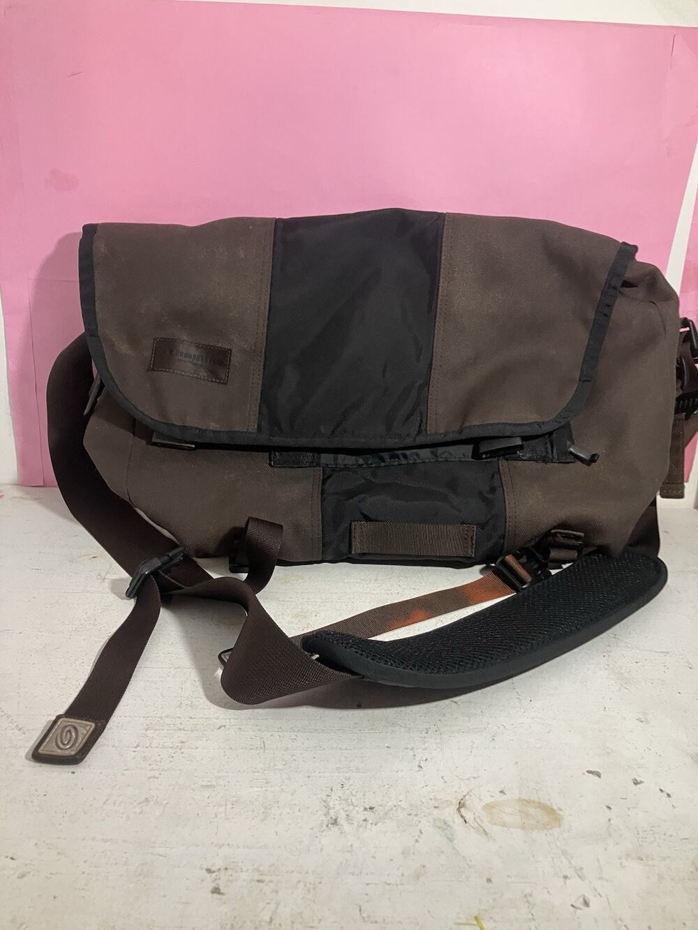 Timbuk2 Classic Messenger Bag Brown Crossbody Shoulder Bag (READ DISC)